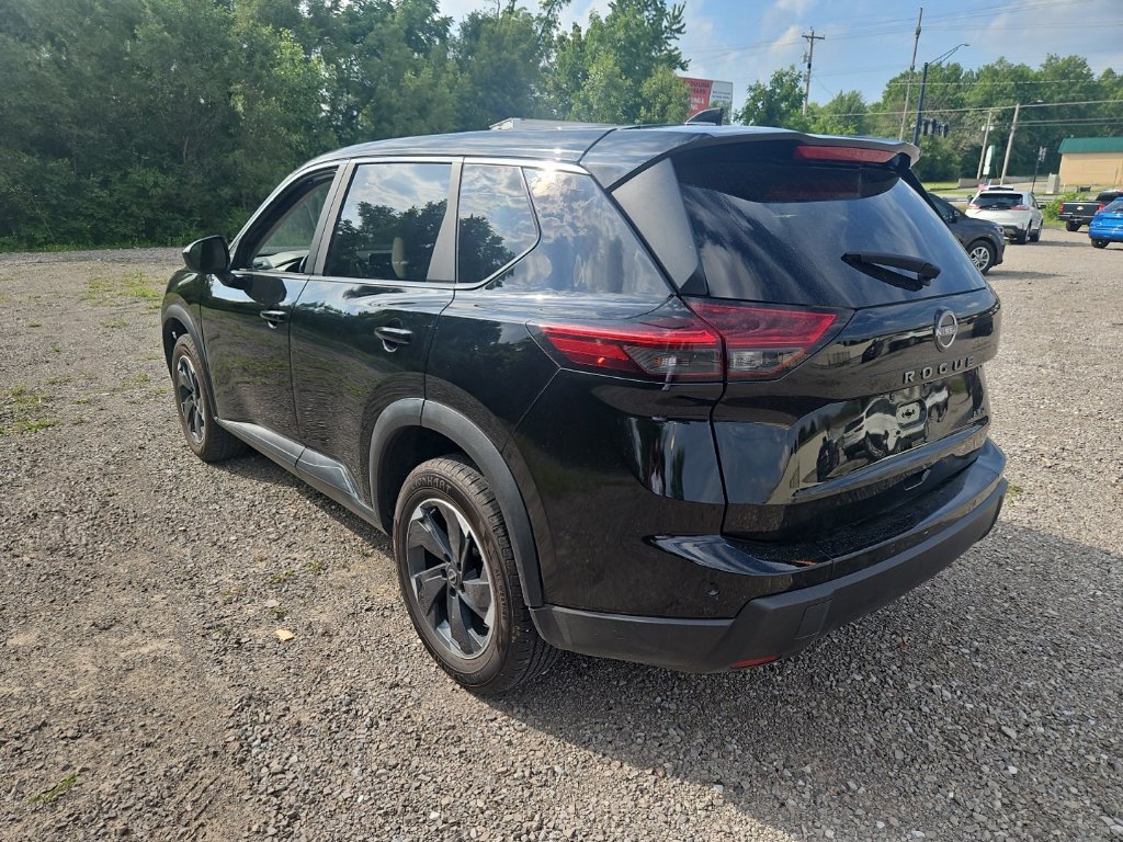 Used 2025 Nissan Rogue SV AWD/4WD image 6