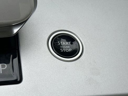 New 2026 Land Rover Range Rover SV AWD/4WD image 29