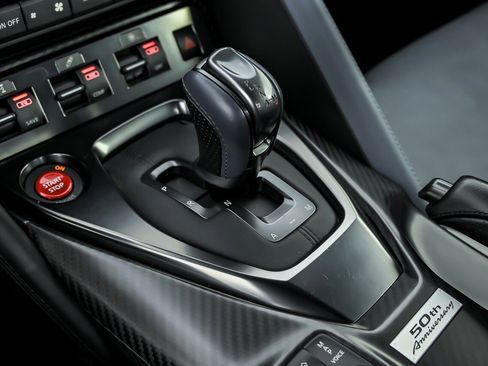 Used 2020 Nissan GT-R Premium AWD/4WD image 37