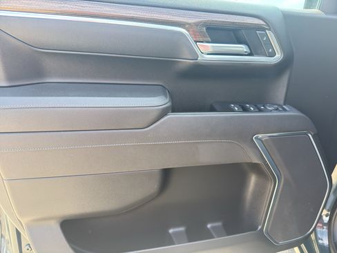 Used 2025 Chevrolet Silverado 1500 LT AWD/4WD image 15
