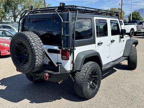 Used 2011 Jeep Wrangler Unlimited Rubicon w/ Connectivity Group AWD/4WD image 7