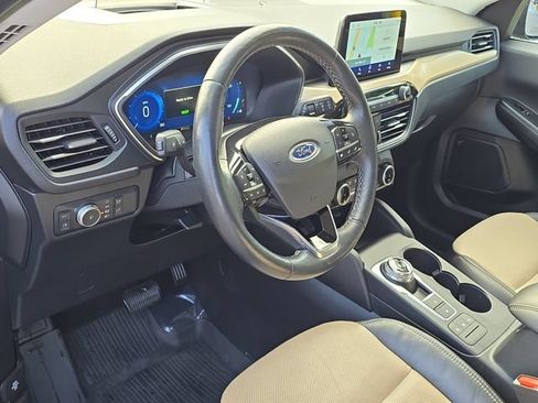Certified 2022 Ford Escape Titanium w/ Titanium Elite Package AWD/4WD image 7