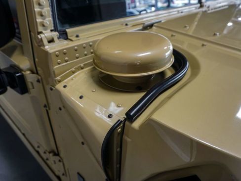 Used 2004 HUMMER H1 4-Door Open Top image 66