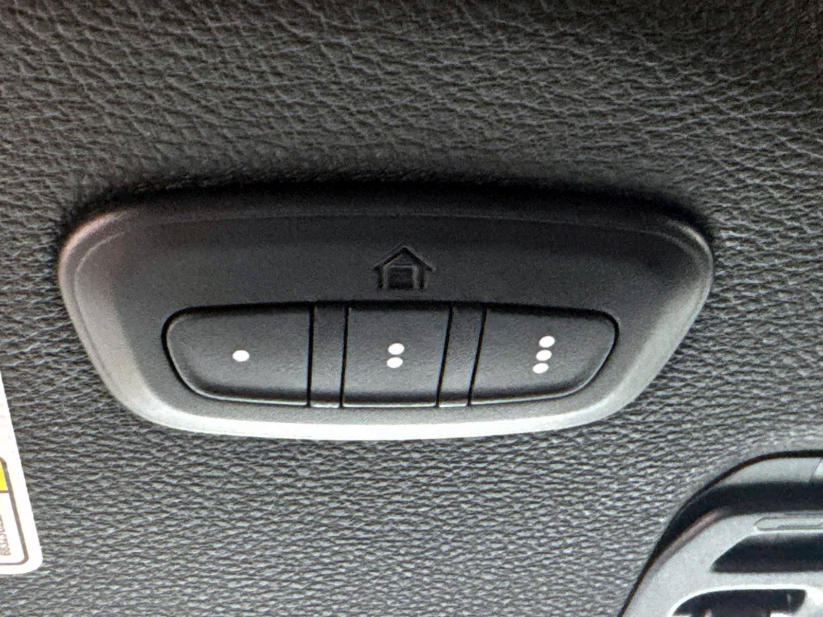 Used 2023 Jeep Wrangler Unlimited Sahara w/ Cold Weather Group AWD/4WD image 24