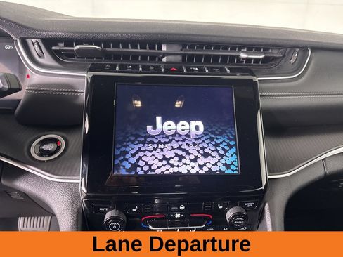 Used 2025 Jeep Grand Cherokee Laredo X w/ Luxury Tech Group I AWD/4WD image 17