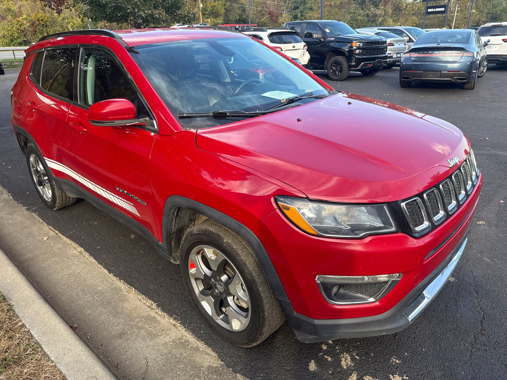 Used 2019 Jeep Compass Limited AWD/4WD image 3