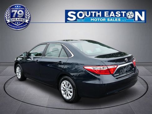 Used 2015 Toyota Camry LE FWD image 5
