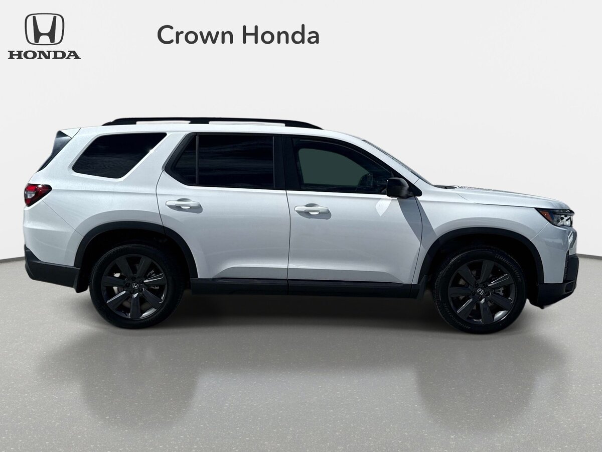 New 2026 Honda Pilot Sport image 4