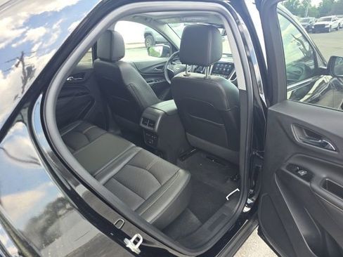 Used 2023 Chevrolet Equinox Premier image 35
