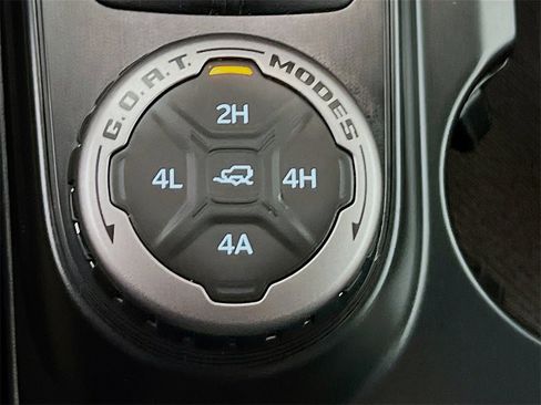 Used 2024 Ford Bronco Wildtrak image 11