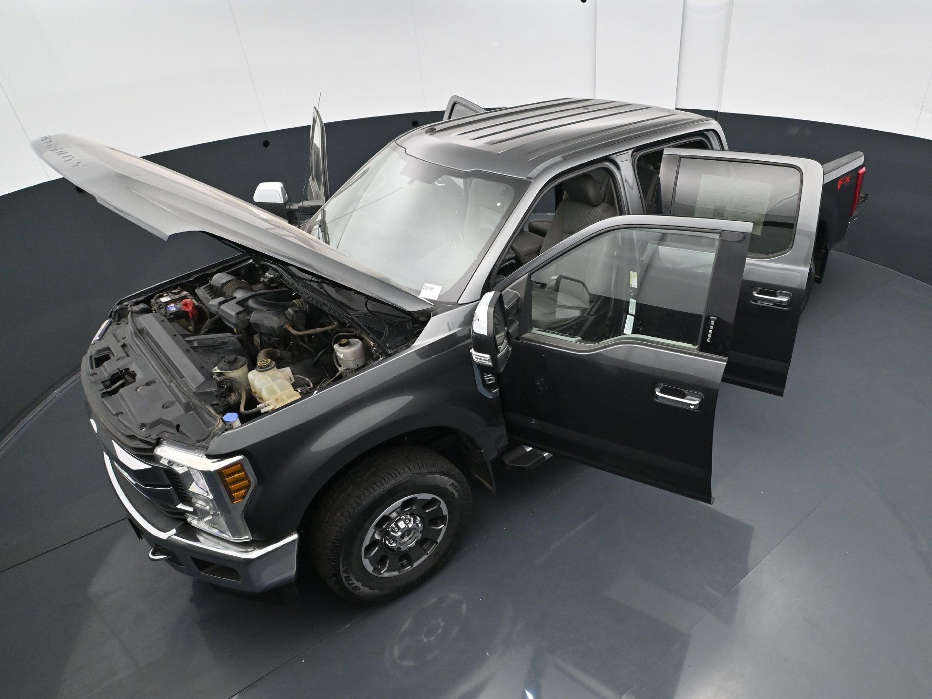Used 2019 Ford F250 XLT w/ XLT Premium Package AWD/4WD image 41
