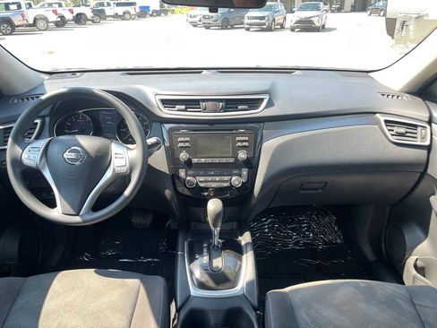 Used 2016 Nissan Rogue SV AWD/4WD image 17