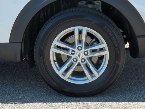 Used 2023 Ford Explorer XLT w/ Equipment Group 202A AWD/4WD image 14