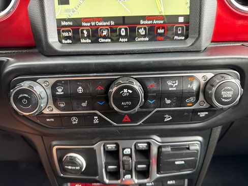 Used 2019 Jeep Wrangler Unlimited Rubicon AWD/4WD image 14