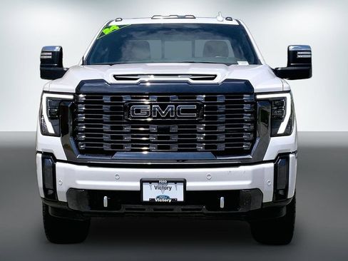 Used 2024 GMC Sierra 2500 Denali Ultimate w/ Max Trailering Package AWD/4WD image 3