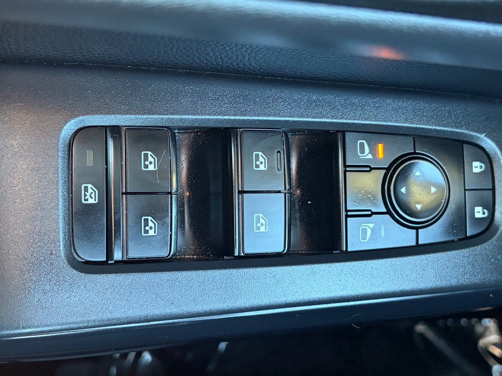 Used 2023 Nissan Pathfinder S FWD image 46