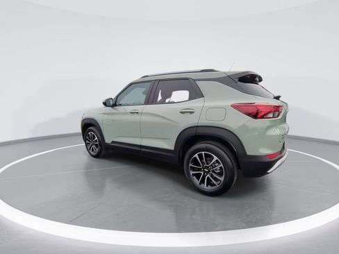 Used 2025 Chevrolet TrailBlazer LT w/ Convenience Package image 6