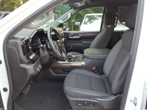 Used 2025 Chevrolet Silverado 1500 LT AWD/4WD image 11