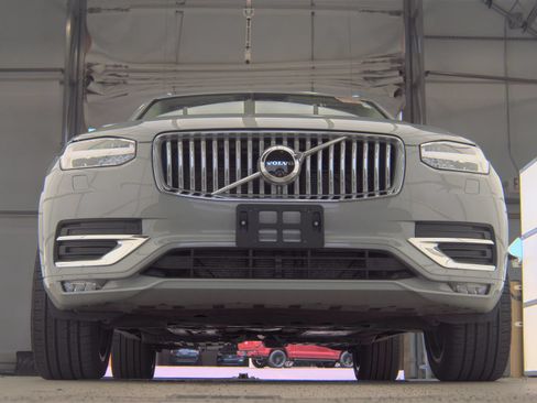 Used 2025 Volvo XC90 B6 Plus w/ Protection Package Premier AWD/4WD image 2