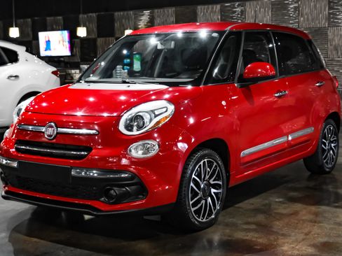 Used 2020 FIAT 500L Pop w/ Chrome Appearance Group FWD image 5