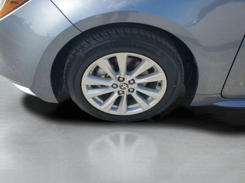 Used 2023 Toyota Corolla LE w/ LE Convenience Package FWD image 24