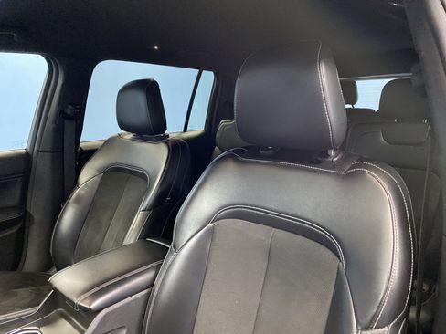 Used 2023 Jeep Grand Cherokee L Laredo image 7