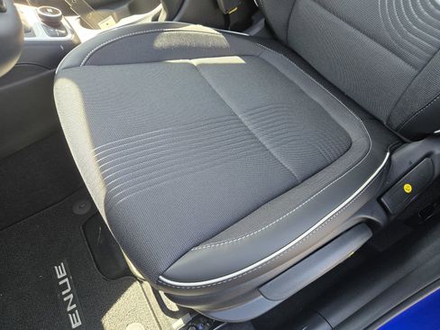 New 2025 Hyundai Venue Limited image 13