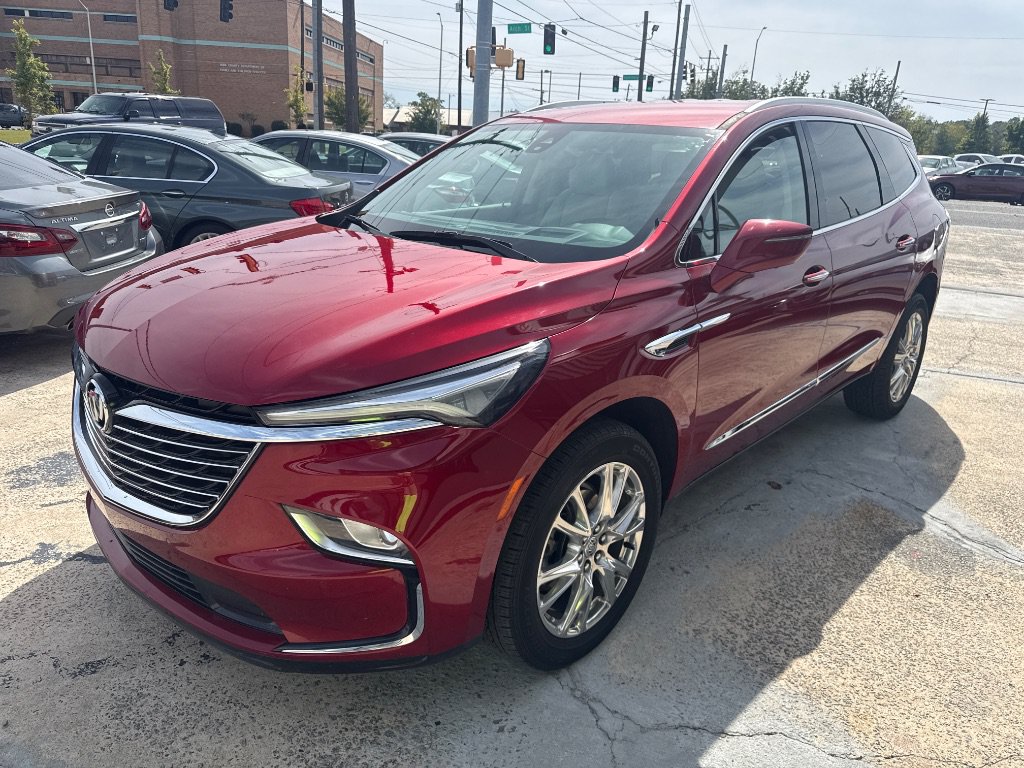 Used 2023 Buick Enclave Premium FWD image 1