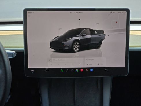 Used 2023 Tesla Model Y Long Range AWD/4WD image 21