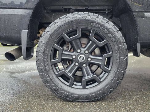 Used 2018 Nissan Titan SL w/ Midnight Edition image 12