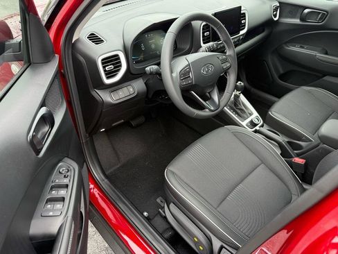 New 2025 Hyundai Venue Limited image 9