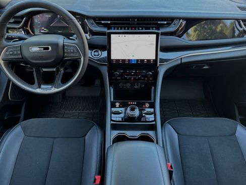 New 2023 Jeep Grand Cherokee Trailhawk w/ Advanced Protech Group II image 12