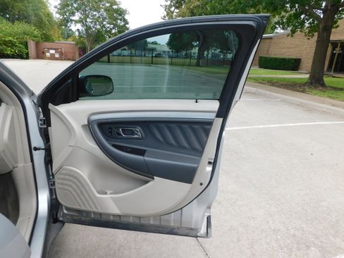 Used 2011 Ford Taurus SEL w/ 201A Rapid Spec Order Code image 22