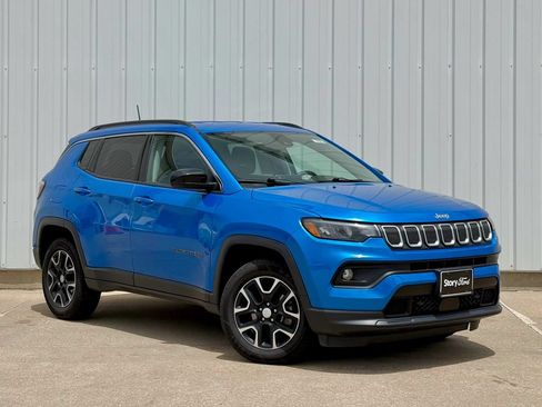 Used 2022 Jeep Compass Latitude w/ Convenience Group AWD/4WD image 8