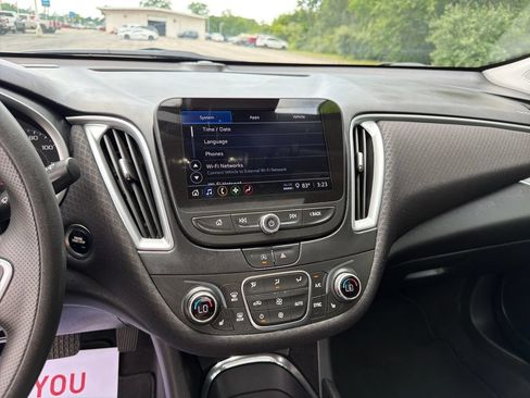 Used 2022 Chevrolet Malibu LT FWD image 21