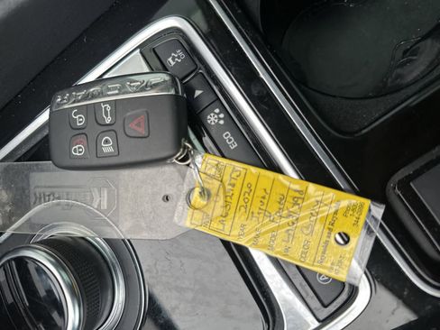 Used 2020 Jaguar F-PACE Checkered Flag image 23