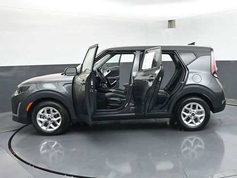 Used 2025 Kia Soul LX w/ LX Technology Package FWD image 50