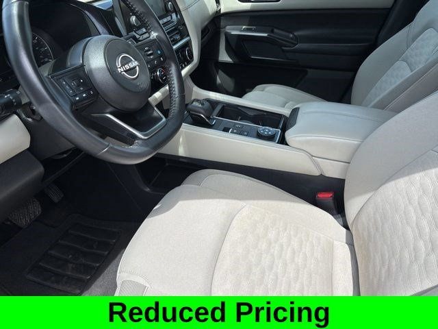 Used 2024 Nissan Pathfinder SV AWD/4WD image 11