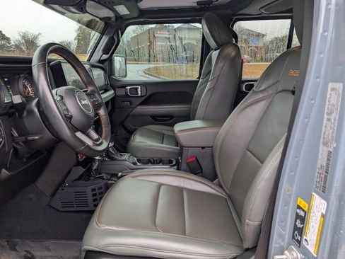 Used 2024 Jeep Gladiator Mojave w/ Convenience Group image 15