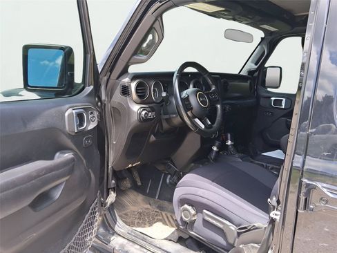 Used 2018 Jeep Wrangler Unlimited Sport S AWD/4WD image 13
