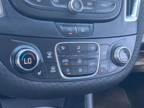 Used 2020 Chevrolet Malibu LT FWD image 27