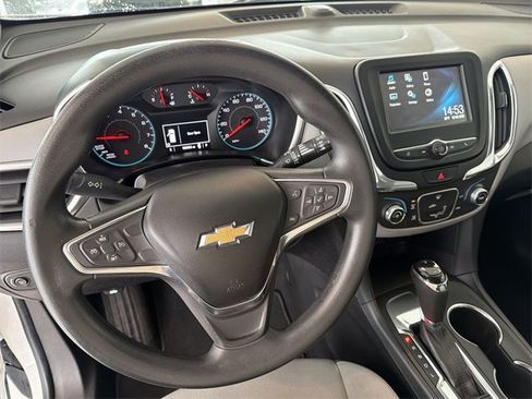 Used 2018 Chevrolet Equinox LS image 18