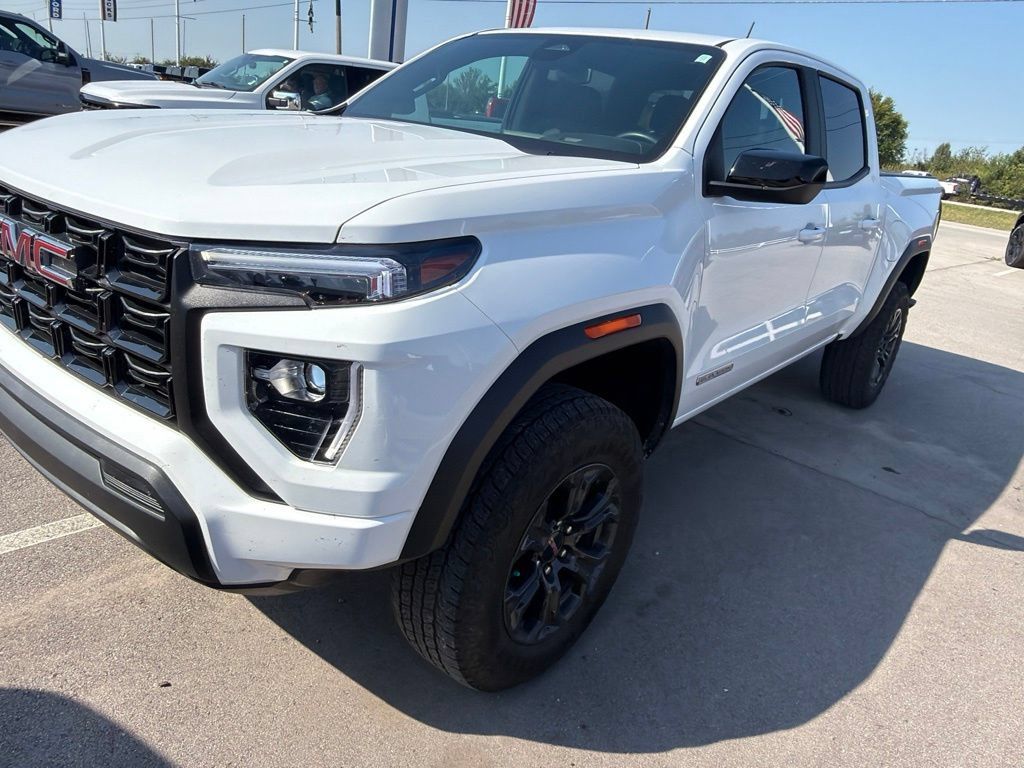 Used 2025 GMC Canyon Elevation RWD image 1