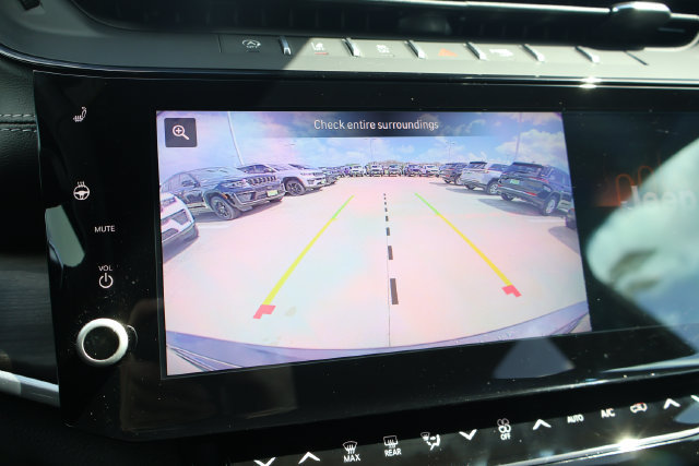 New 2026 Jeep Grand Cherokee Altitude AWD/4WD image 16