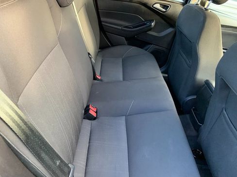 Used 2016 Ford Focus SE w/ SE Sport Package FWD image 14