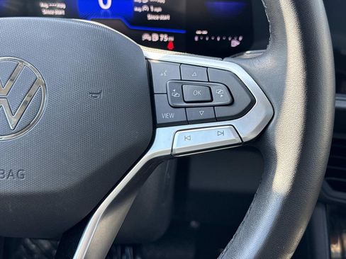 Used 2024 Volkswagen Jetta SE w/ Panoramic Sunroof Package FWD image 9