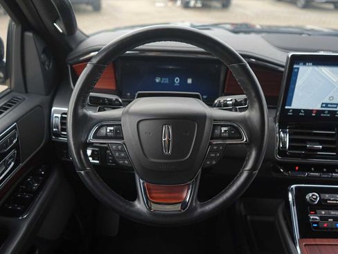 Used 2024 Lincoln Navigator Reserve AWD/4WD image 16