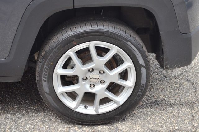 Used 2023 Jeep Renegade Latitude AWD/4WD image 12