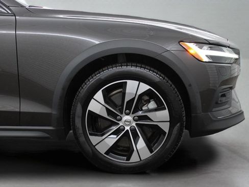 Certified 2023 Volvo V60 B5 Cross Country Plus w/ Climate Package AWD/4WD image 14