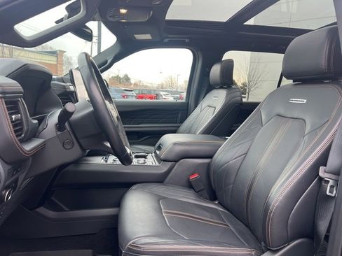 Used 2024 Ford Expedition Platinum image 24